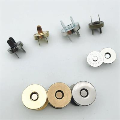 China Strong Durable Round Snap Magnet Metal Magnetic Flatback Button For Clothing for sale