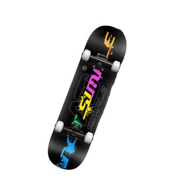 China Hot Selling 4 Wheel Youth Freestyle Skateboard 7 Ply Maple Offroad Wooden Free Deck Skateboard for sale