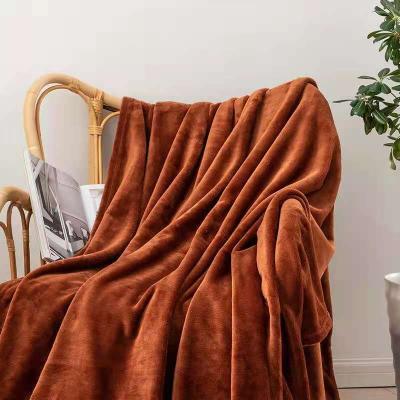 China Folded All Seasons Lightweight Polyester Fleece Soft Blanket Flannel Throw Cozy Blanket For Winter for sale