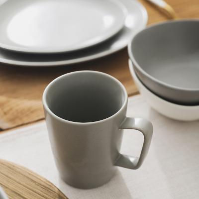 China Modern Simple Luxurious Porcelain Set Sustainable Bestseller Nordic Tableware for sale