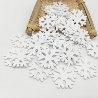 China Wooden Pendants Decorations Europe Christmas Wood Snowflakes Cartoon Crafts DIY Ornaments 100pcs/bag for sale