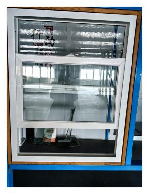 China Vidrio insonorizado Ventanas de vinilo colgadas dobles UPVC Ventanas con doble acristalamiento en venta