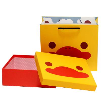 China Recyclable Cute Yellow Cartoon Creative Cute Picture Children's Gift Box Packing Pattern Duck Cubs' Gift Handbag for sale