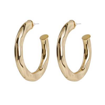 China Fashion version of simple personality twisted gold earrings set wild design circle earrings for sale