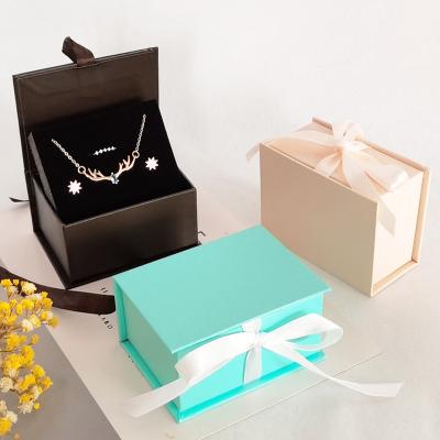 China Handmade Custom Square Cardboard Gift Boxes With Lids And High Gloss White Packaging Jewelry Gift Box for sale