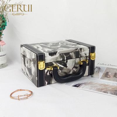 China Viable High Quality Fabric Organizer Fashion Storage Jewelry Cosmetic Box for sale