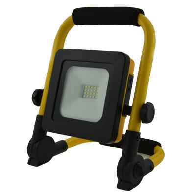 China Rechargeable LED Floodlight IP44 Waterproof Portable 12v Portable Foldable Support Emergency for sale