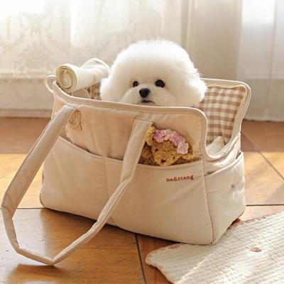 China Stocked Korea Fashion Out Portable Cat Dog Carrier Bag Diagonal Pet Shoulder Backpack Breathable Cat Nest for sale