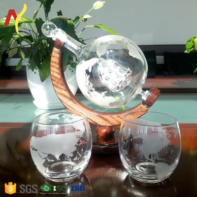 China Sustainable Globe 850ml Wine Decanter With 2 Glasses for sale