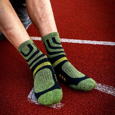 China 2020 HJ Compression Ankle Crew Sports Breathable Custom Sock For Men Performance Sports Running Socks for sale