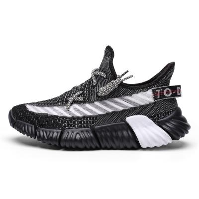 China Fashion trend hot styles new casual shoes men mesh shoes breathable shape fit fly woven design cushion running sneakers trainers for sale