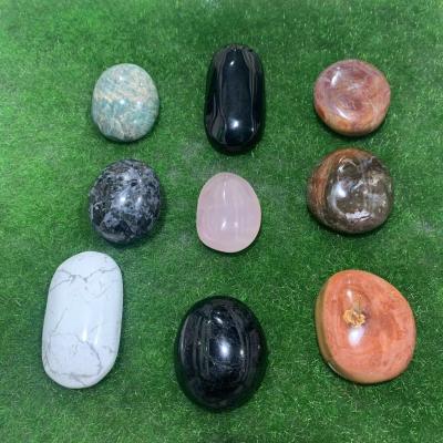 China High Quality Natural Rose Quartz Palm Stones Rainbow Gemstone Howlite Crystals Healing Palm Stones from Europe for sale