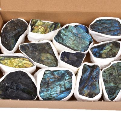 China Wholesale High Quality Raw Crystal Rough Healing Stone Europe Labradorite Stone Set Stone for sale