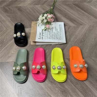 China Fashion Leather Pearl Flat Slippers Slips Filp Slippers Casual Women's Slippers Ladies Sandals for sale