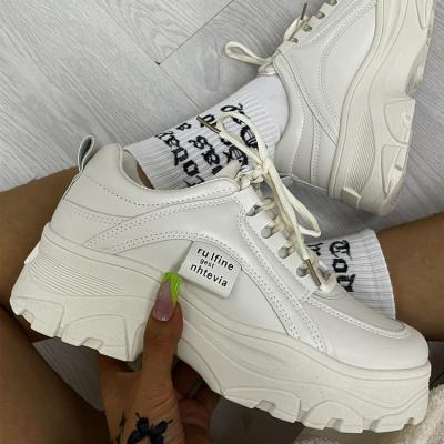 China 2021 New Fashion Indoor Home Outdoor Sport Chunky Beach Sneakers For Women Walking Lightweight Casual Walking Sneakers Shoes for sale