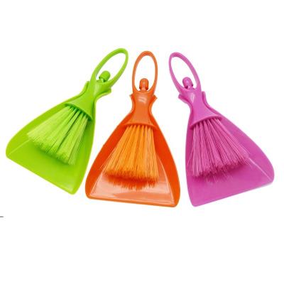 China 2 in 1 Viable Mini Dustpan Plastic, Dustpan and Playbrush for sale