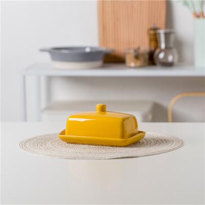 China Factory Direct Selling Dishwasher Safe Yellow Custom Cheese Butter Dish Ceramic Butter Rack Dish With Lid for sale