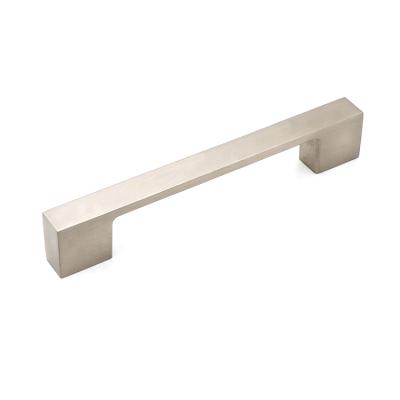 China Modern Style Metal Cabinet Hardware Accessories Aluminum Kitchen Pulls Handles For Furniture for sale