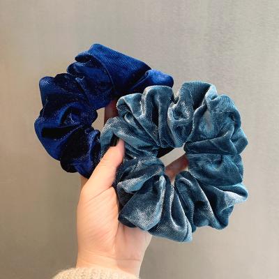 China Large Logo 5.5inch Velvet Hair Scrunchies Women Solid Color XXL Attractive Custom Elastic Velvet Scrunchies for sale