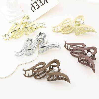 China Fashion Fashion Korea Alloy Metal Hair Claw  Large  Matte Geometric Simple Hair Claw Clips For Women for sale