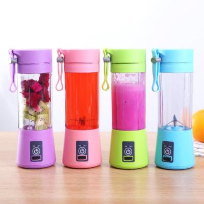 China Protable Home Use Juicer Blender Travel Mini USB Commercial Orange Juicer Blender Fruit Cup Machine Rechargeable Bottle Blender for sale