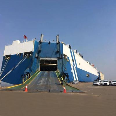 China Excavator and truck crane roro shipping quote from Chinese freight agent for sale