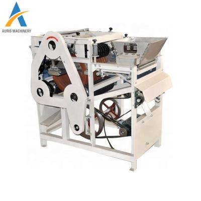 China Easy Operation Automatic Sprockets Shelling Peanuts Machinery Split Peeling Machine for sale