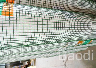 China Green Vinyl Coated Welded Wire Mesh Roll Outdoor 16 Gauge For Poultry Fencing for sale