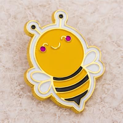 China Custom Cute Metal Lapel Animal Europe Cartoon Bee Soft Enamel Pin Maker In China for sale