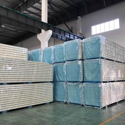 China Traditional sandwich panel for the roof for sale