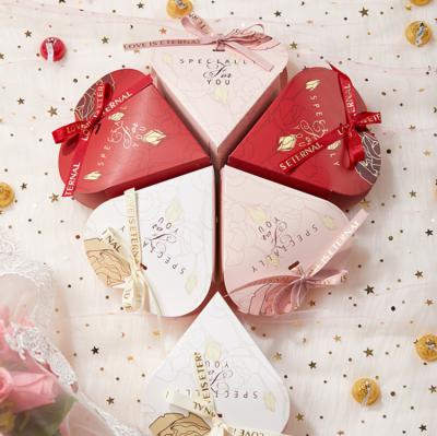 China Recyclable Customize Heart Paper Gift Box Wedding Favor Box Heart Shaped Chocolate Candy Packaging Box for sale