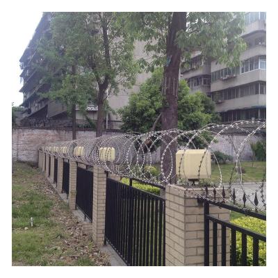 China Variety And Easy To Install Roll Price Concertina Razor Wire Fence Posts Metal Barbed Wire Price for sale