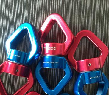 China Heavy duty double loop spinning swivel.Climbing carabiner for sale