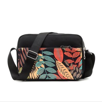 China New Oxford Travel Bag Women's Fabric Single Bag Multi Compartment Single Shoulder Bag Leisure Shoulder Bag for sale