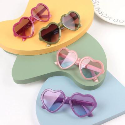 China Wholesale Square Frame Kids Girls Baby Heart Shape Shades Freeze Heart Shape Colorful Sunglasses For Kids for sale