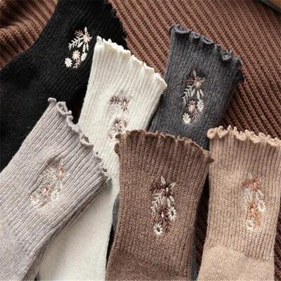 China Fower Embroidery Lettuce Balance Crew QUICK DRY Solid Socks For Women for sale