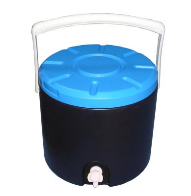 China Wholesale Waterproof Camping Sports Lift Handle Rotomolded Waterproof Hard Cooler Jug for sale