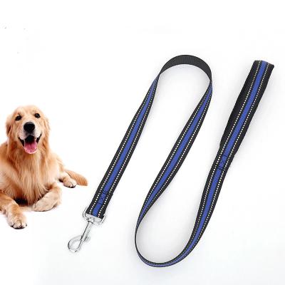 China Custom Cheap Reflective Soft Lightweight Dog Protective Leash Strap Pet Quick Release Prices Outdoor Walking Leash Handle for sale