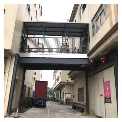 China Prefabricated Steel Truss Pedestrian Bridge With Good Load-Bearing Capacity In Factory for sale