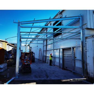 China Prefab licht staal gebouw metalen gebouw staal gebouw voor een warmdip galvanisatie magazijn Te koop