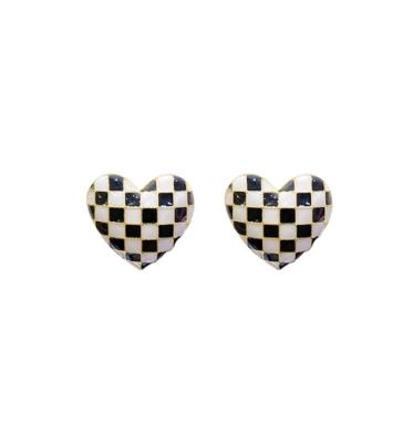 China High-grade central institute of statistics autumn and winter heart design small three-dimensional black and white love checkerboard earring for women for sale