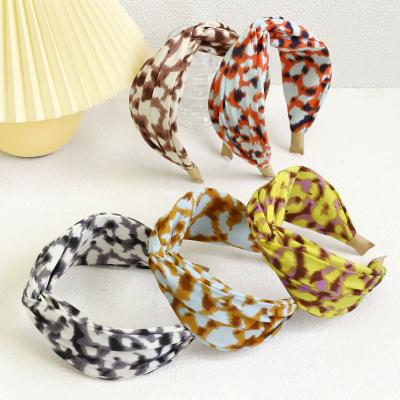 China Eco-Friendly Leopard Print Cross - Knotted Headband For Ladies To And Squeeze Hair And Wash Face Headband for sale