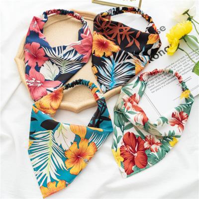 China 2021 new European and beautiful women's headband triangle scarf ladies popular pastoral floral headbands for sale