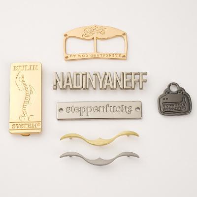 China Custom Gold Engraved Furniture Metal Hanging Tag Letters Logo for Sewing User-Friendly for sale