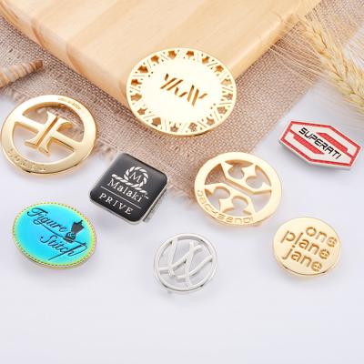 China Nickel-free Metal Round Logo Labels for Handbags Custom Metal Tags in Different Styles Te koop