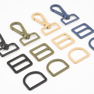 Cina 25mm Metal Swivel Snap Hook Advanced Environmental Electroplating for Bag Hardware in vendita