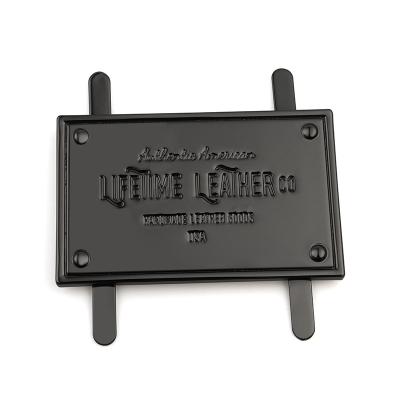 China Metal Label Custom Engraved Logo Plate Bag Hardware for Gunmetal Logo Bag Accessories en venta