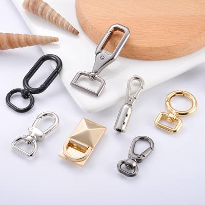 China Custom Metal Swivel Snap Hook Buckle Handbag Accessories for User-Friendly Style zu verkaufen