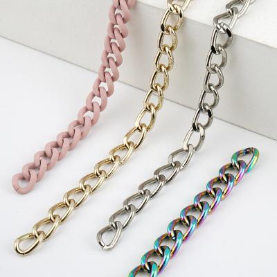 中国 Long Strap Gold Plated Metal Bag Chain for Customized Handbags High Grade Hardware Parts 販売のため