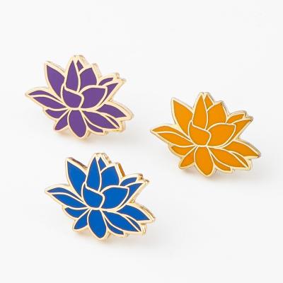 Κίνα Animal Theme Lotus Flower Brooch Pins Custom Enamel Badge Pin for Bag Hat Clothing προς πώληση